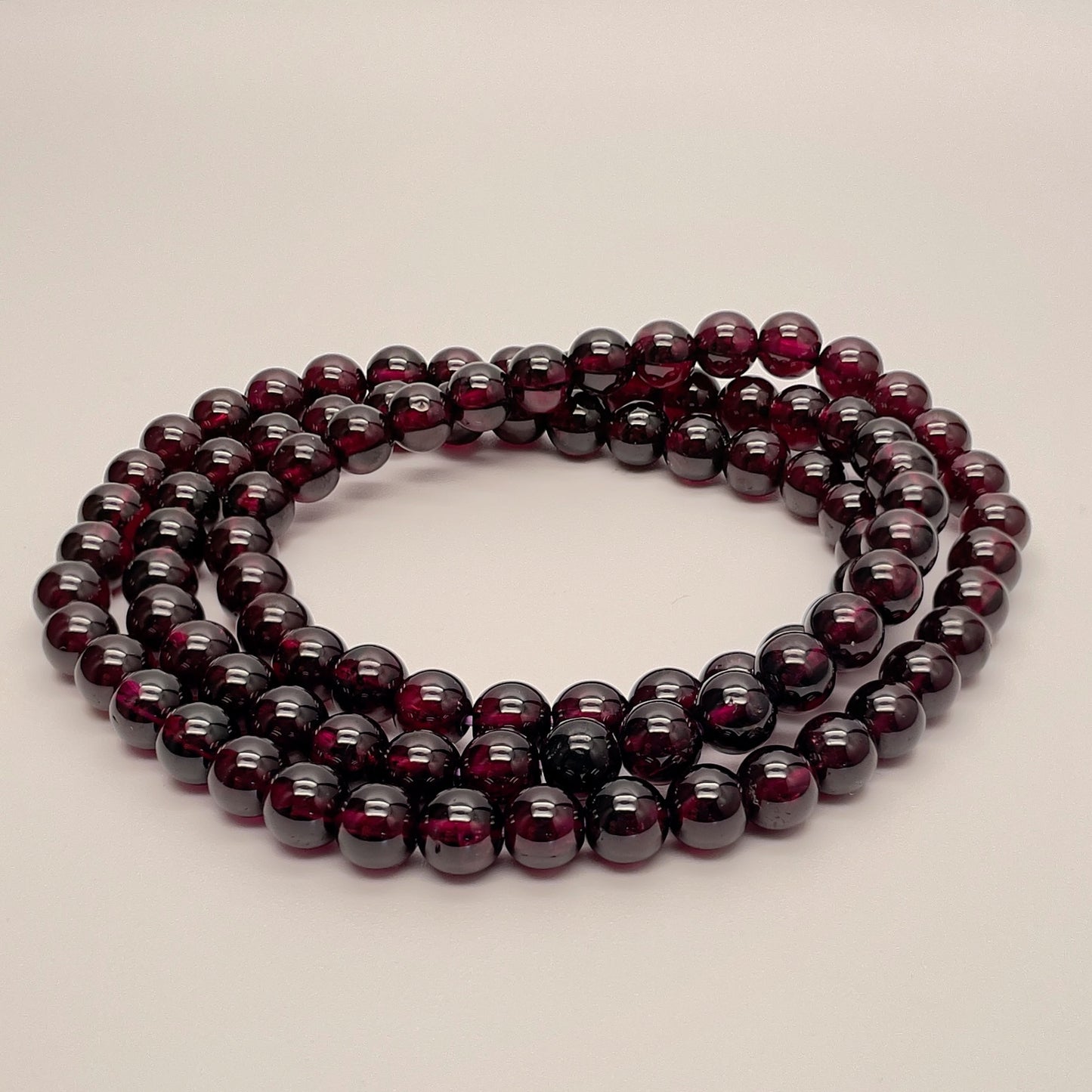 Stonelry High Quality Natural Garnet Beaded Bracelet (6+mm)