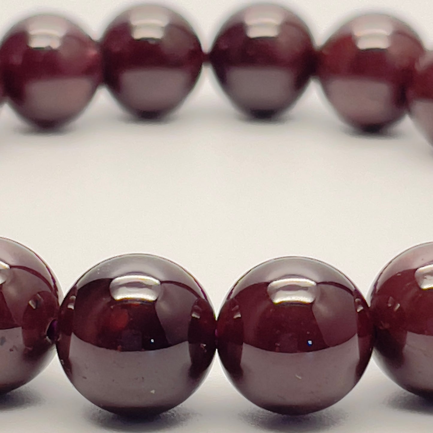 Stonelry High Quality Natural Garnet Beaded Bracelet (10+mm)