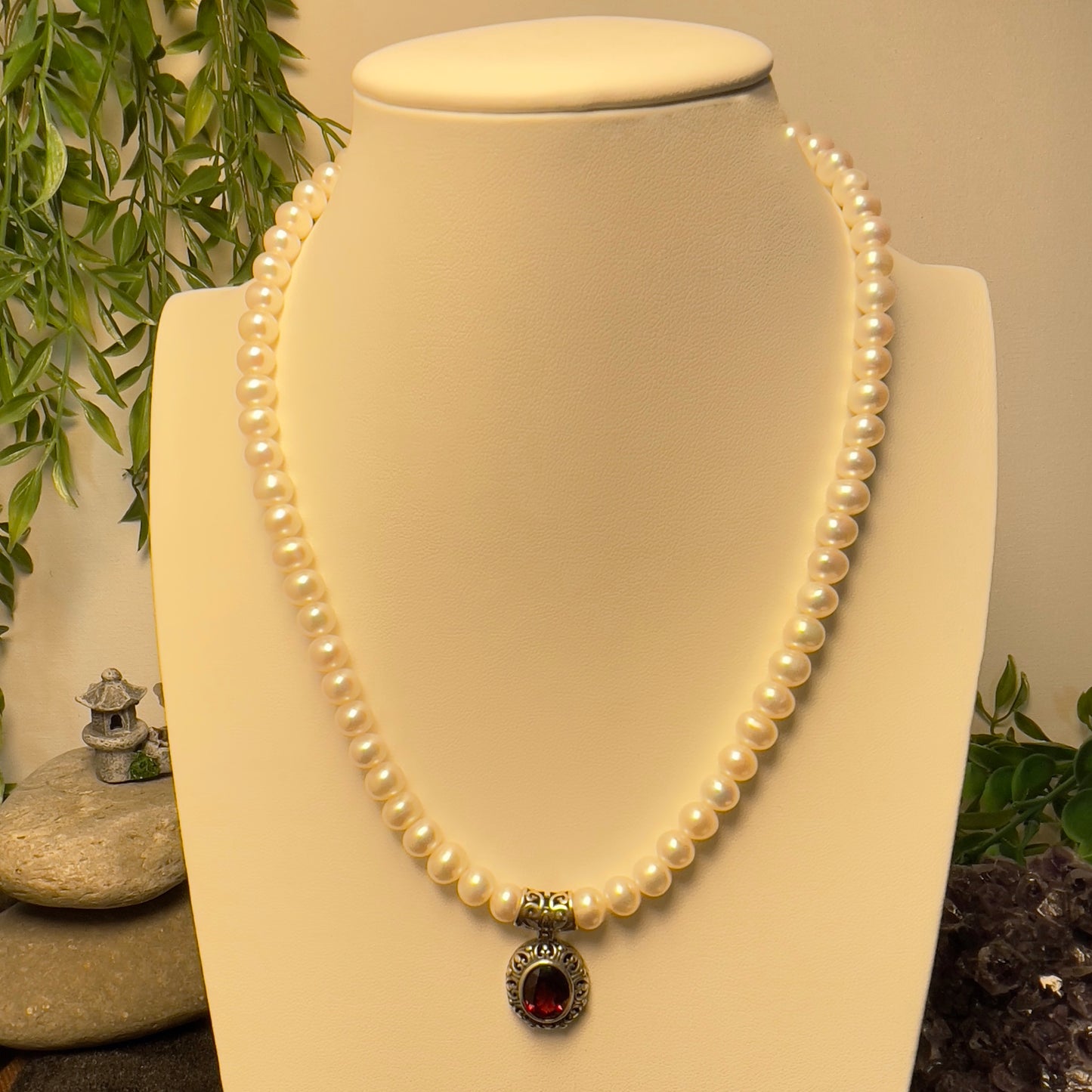 Stonelry High-Quality Natural Garnet Pendant Pearl Necklace