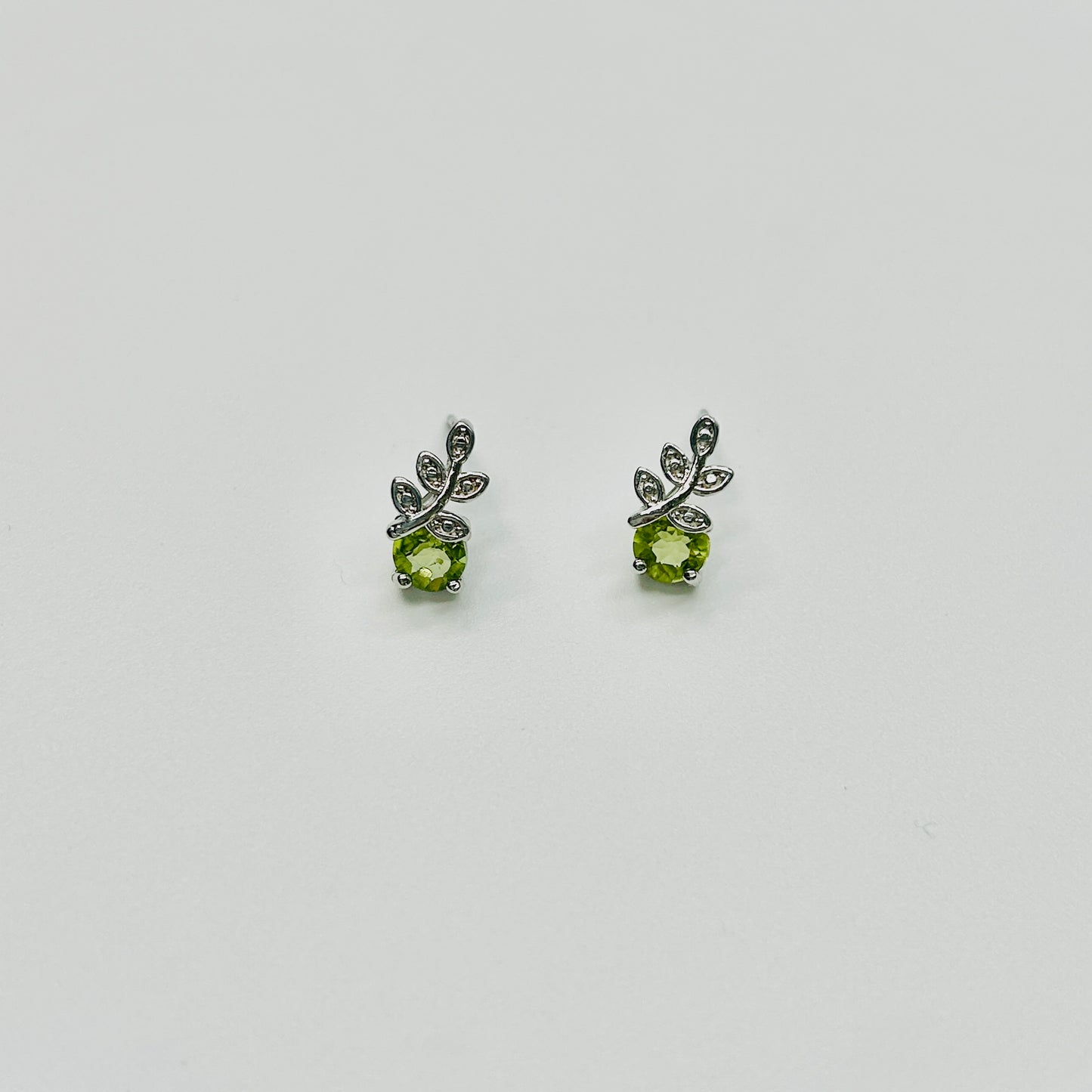 Stonelry Peridot Stud Earrings - Veridant Vine