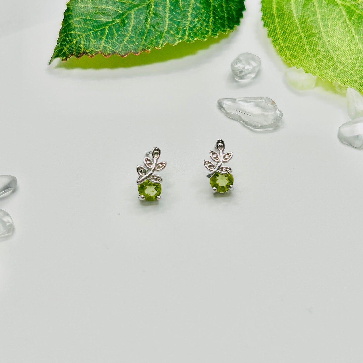 Stonelry Peridot Stud Earrings - Veridant Vine