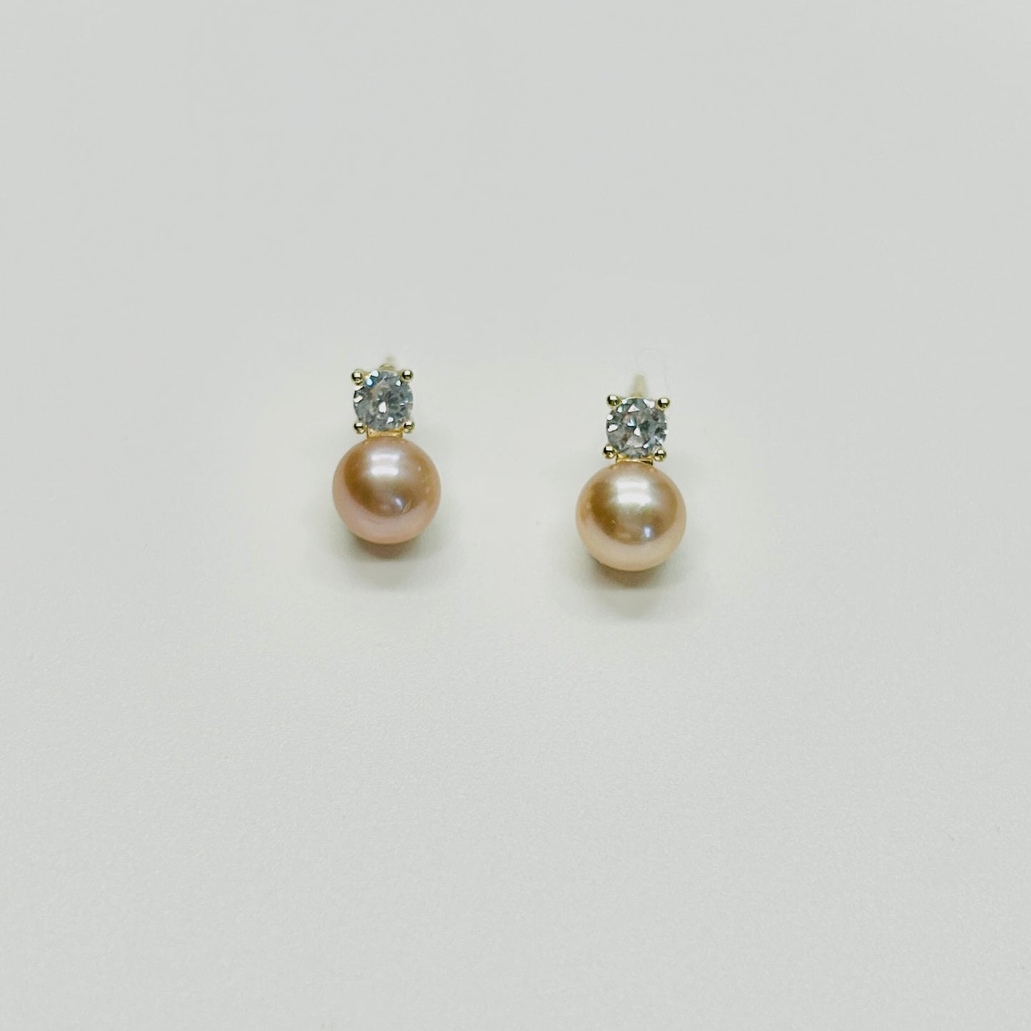 Stonelry Pearl Stud Earrings - Moonlight Pearl