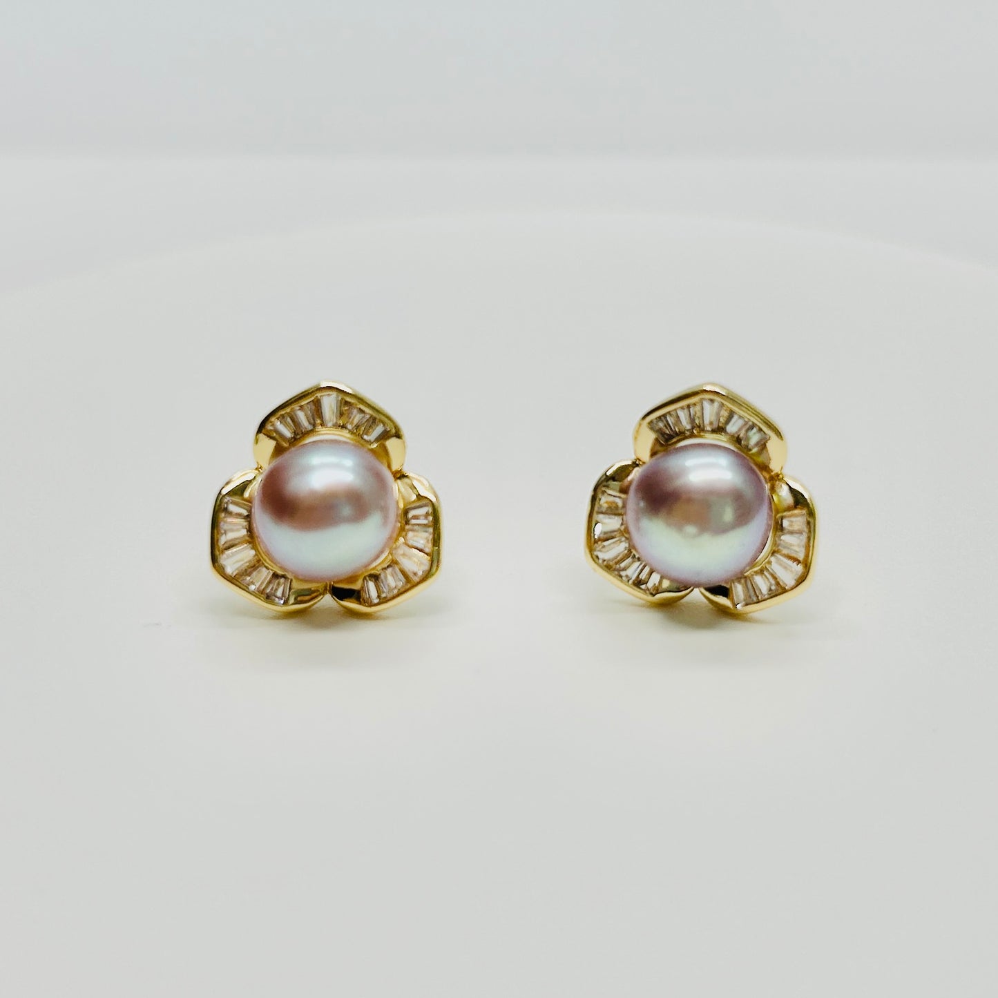 Stonelry Pearl Stud Earrings -