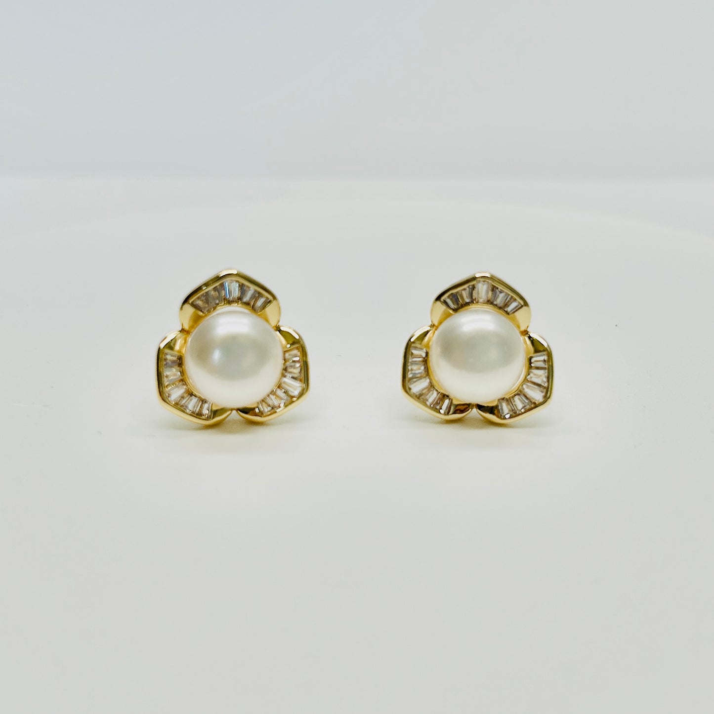Stonelry Pearl Stud Earrings -