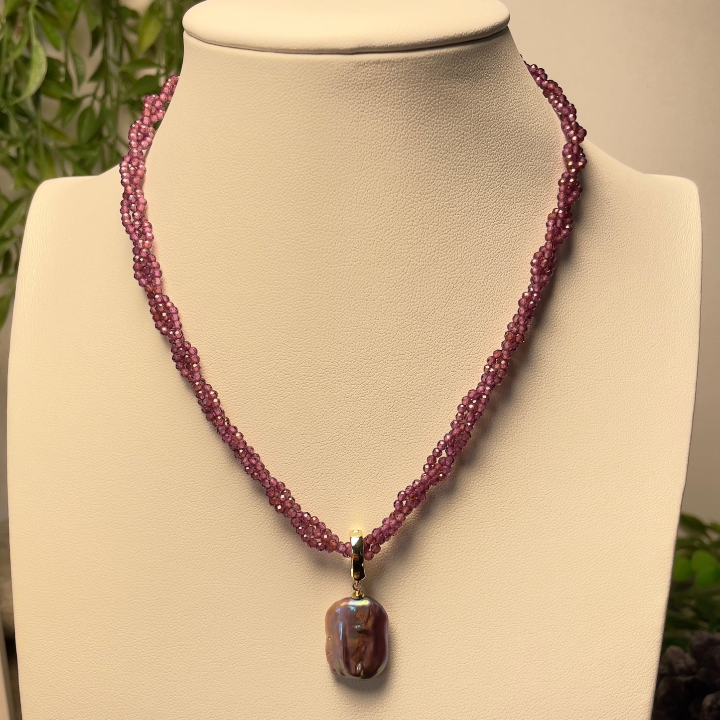 Stonelry Natural Baroque Pearl Pendant Garnet Beaded Necklace