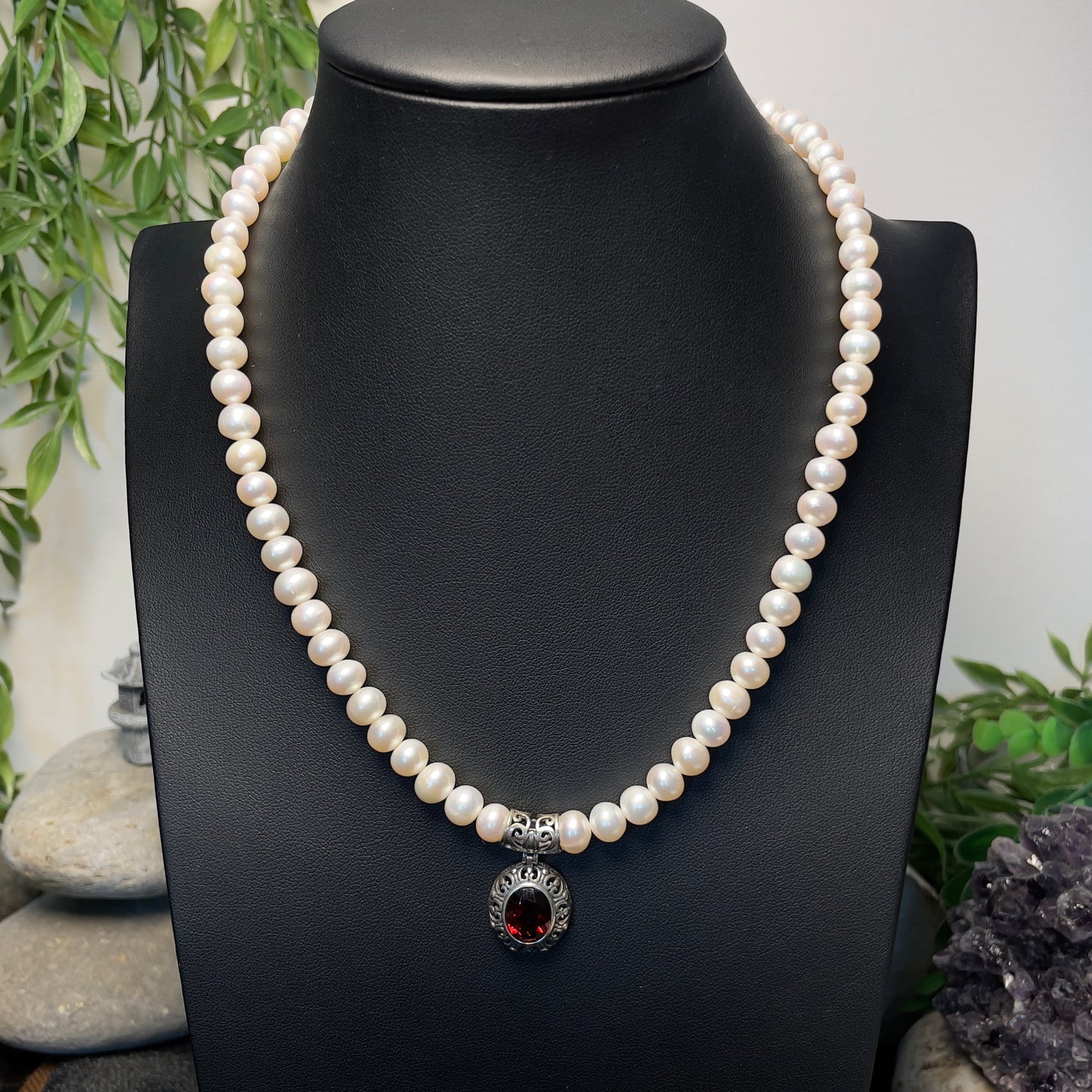 Stonelry High-Quality Natural Garnet Pendant Pearl Necklace