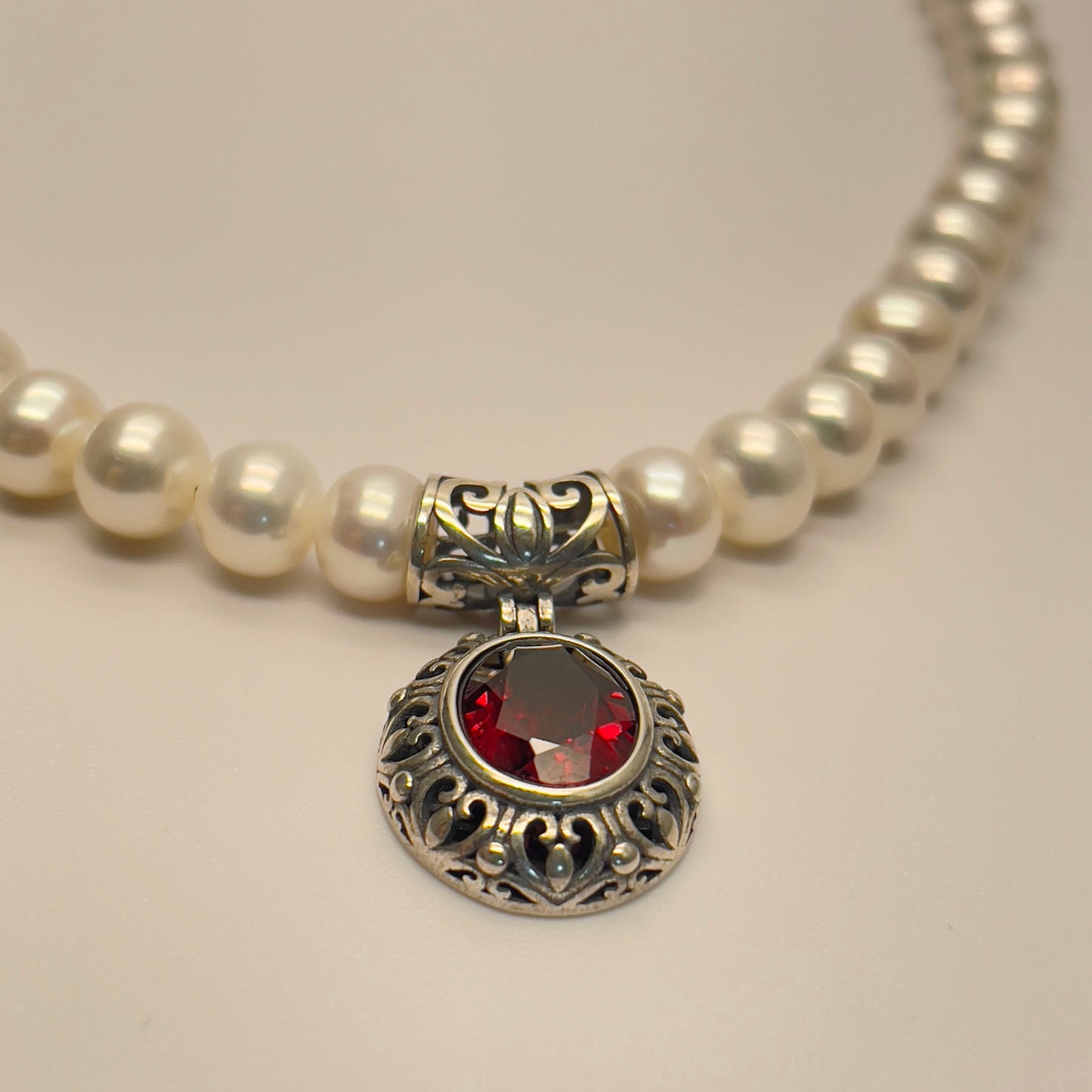 Stonelry High-Quality Natural Garnet Pendant Pearl Necklace
