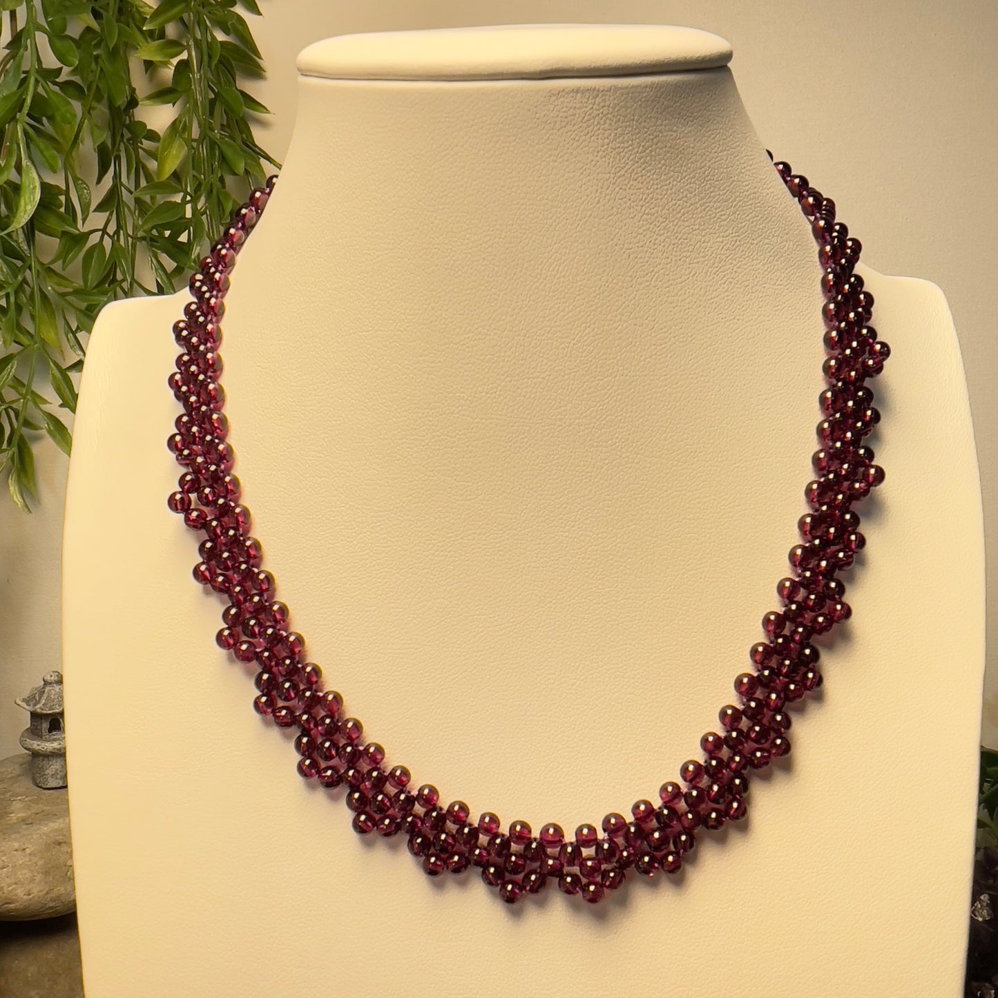Stonelry High-Quality Natural Garnet Beaded Necklace