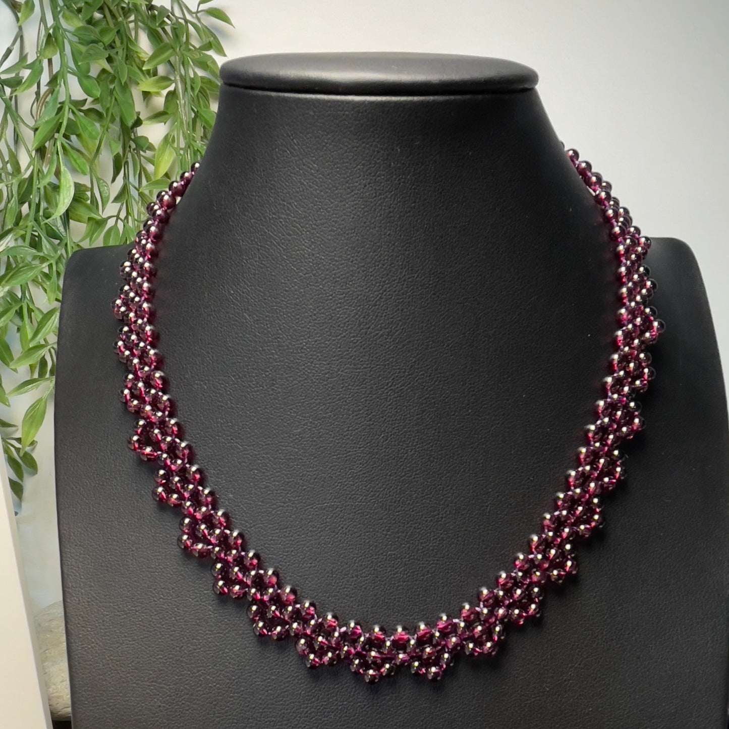 Stonelry High-Quality Natural Garnet Beaded Necklace