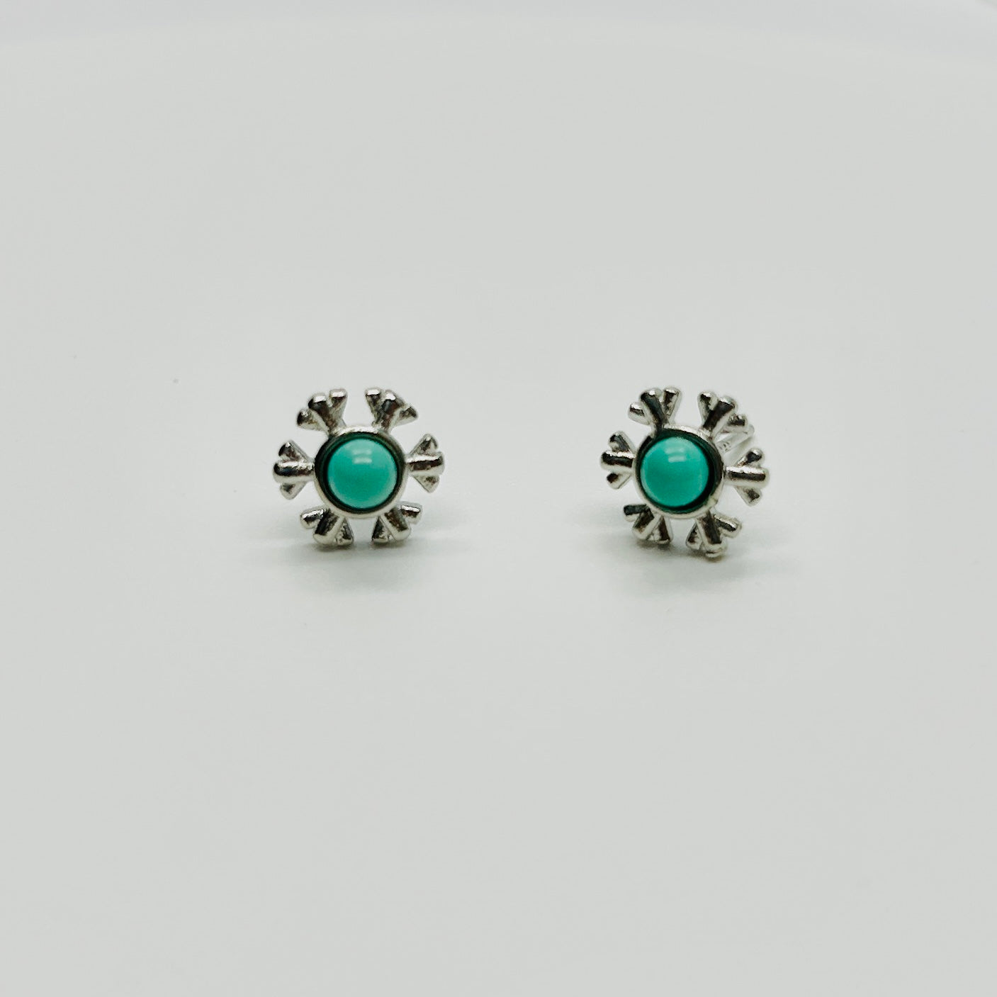 Stonelry Turquoise Stud Earrings - Frozen Snowflake