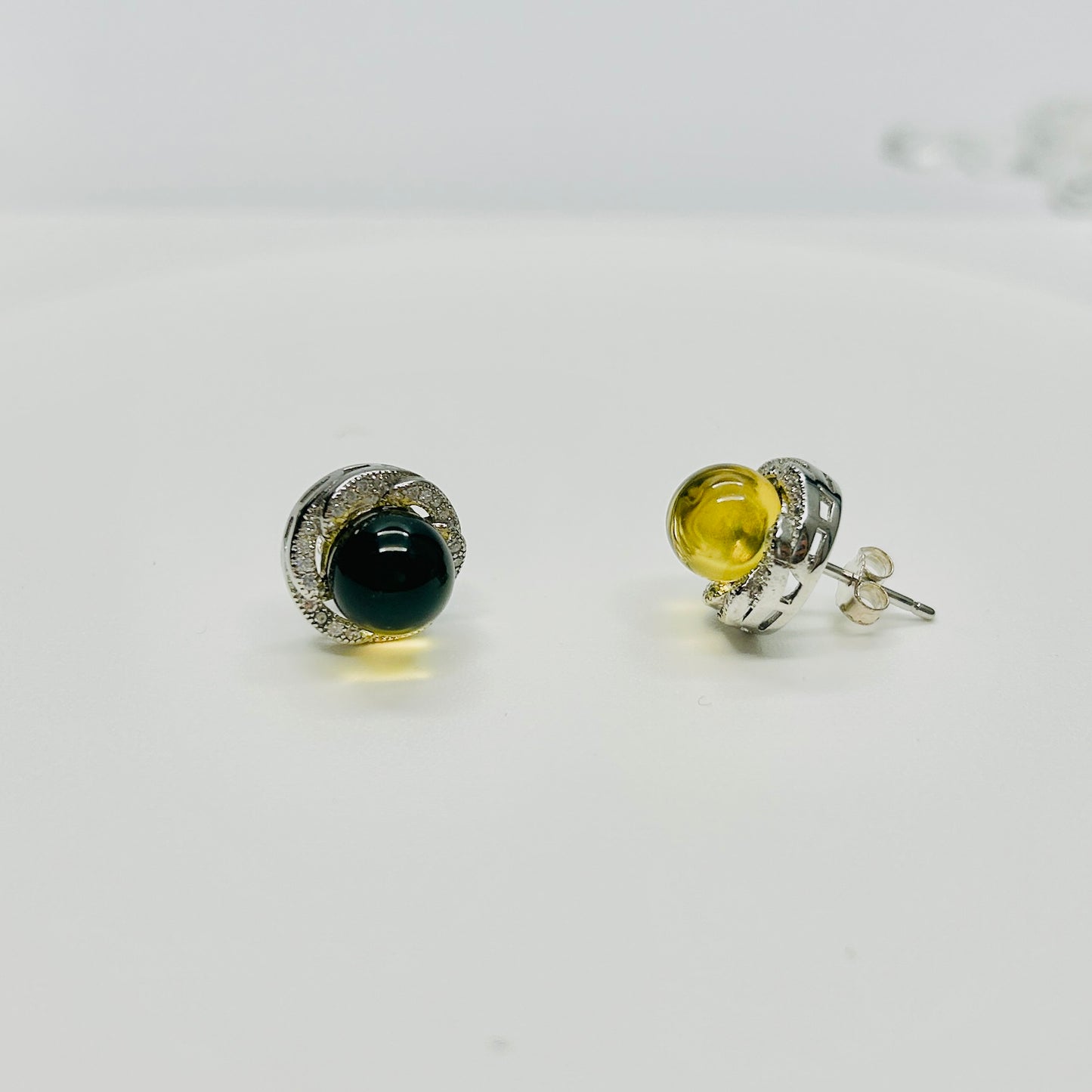 Stonelry Blue Amber Stud Earrings - Midnight Sunrise