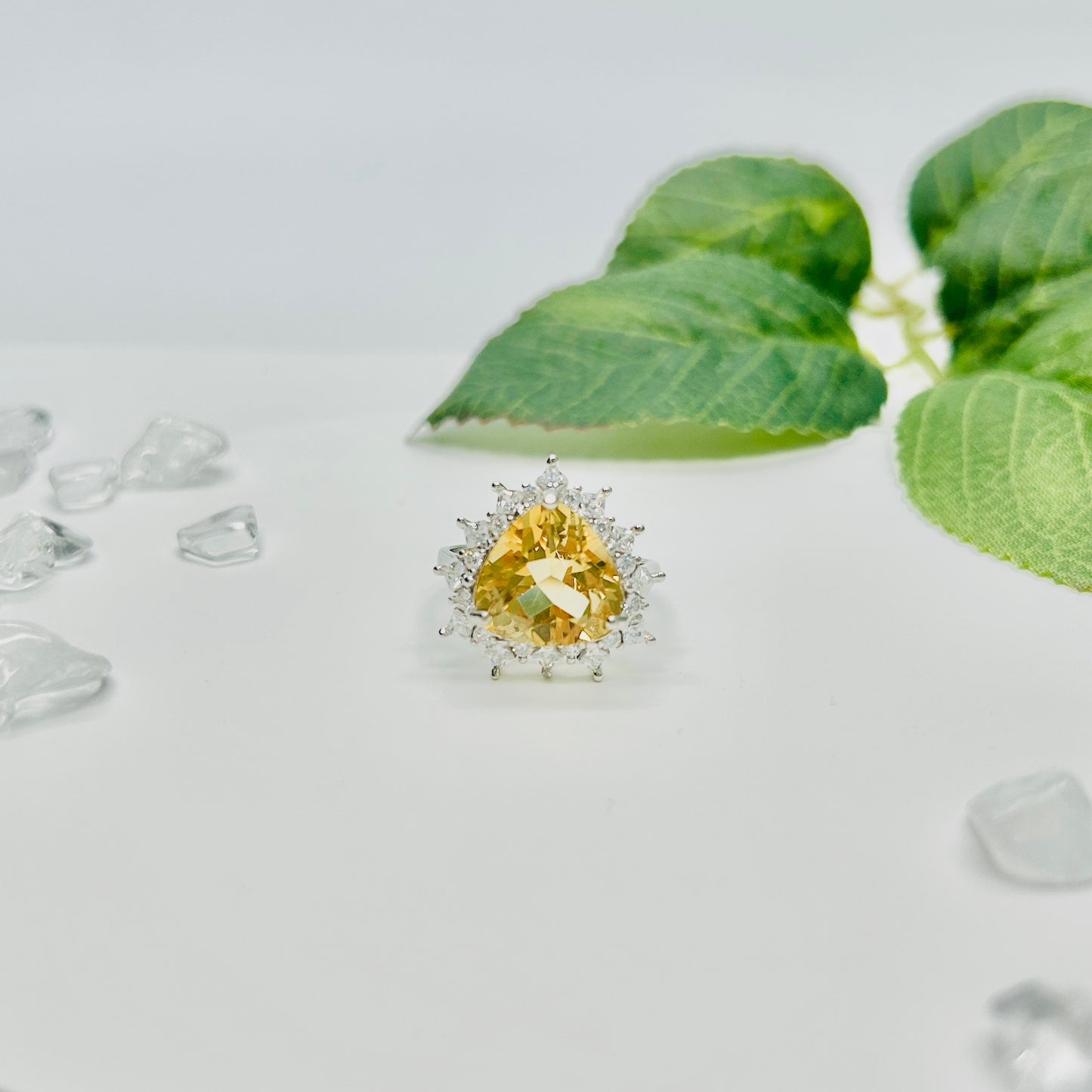 Stonelry Citrine Ring - Triliant-Cut Cocktail Ring