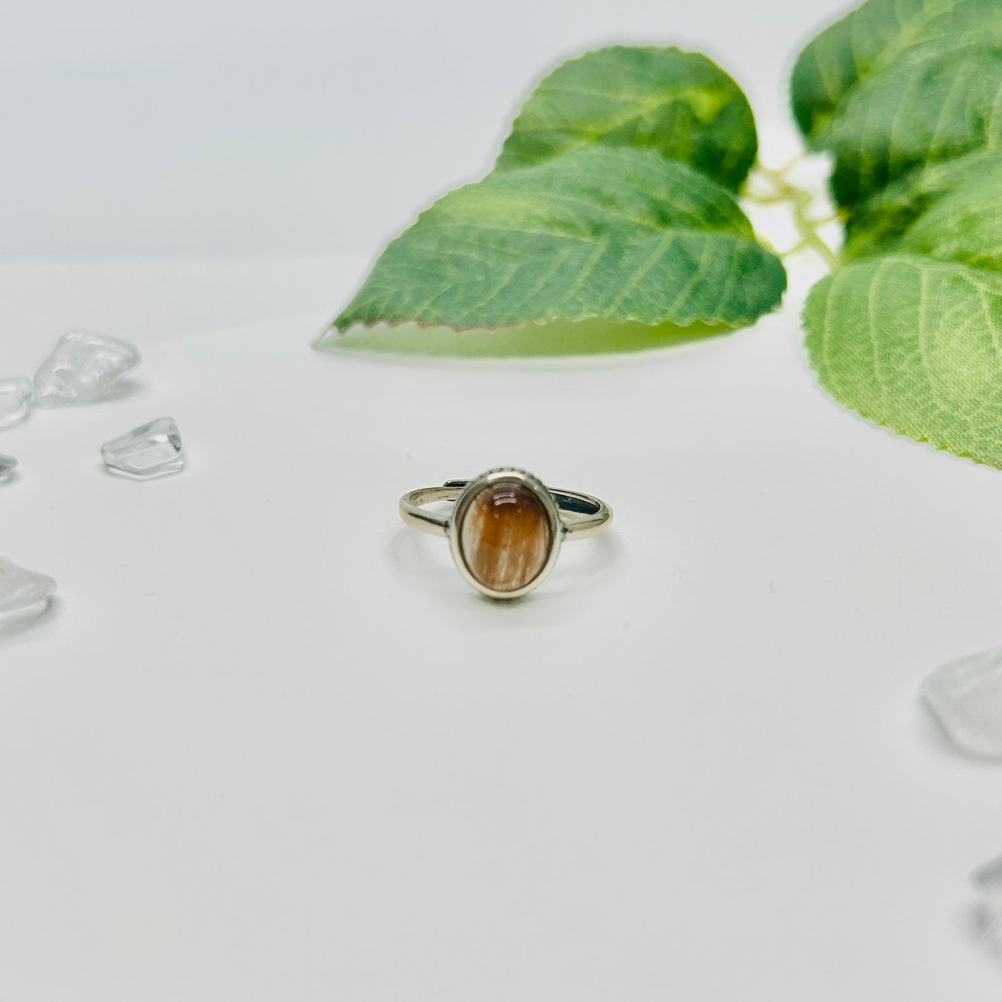 Stonelry Rutilated Quartz Ring - Oval-Cut Solitaire Ring