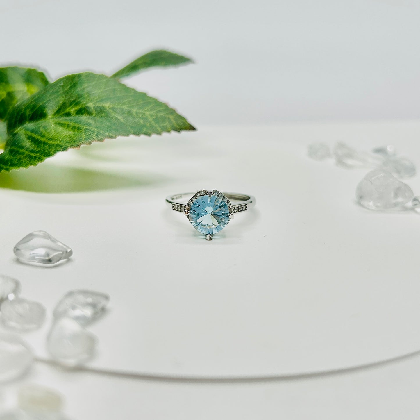 Stonelry Blue Topaz Ring - Round-Cut Halo Ring