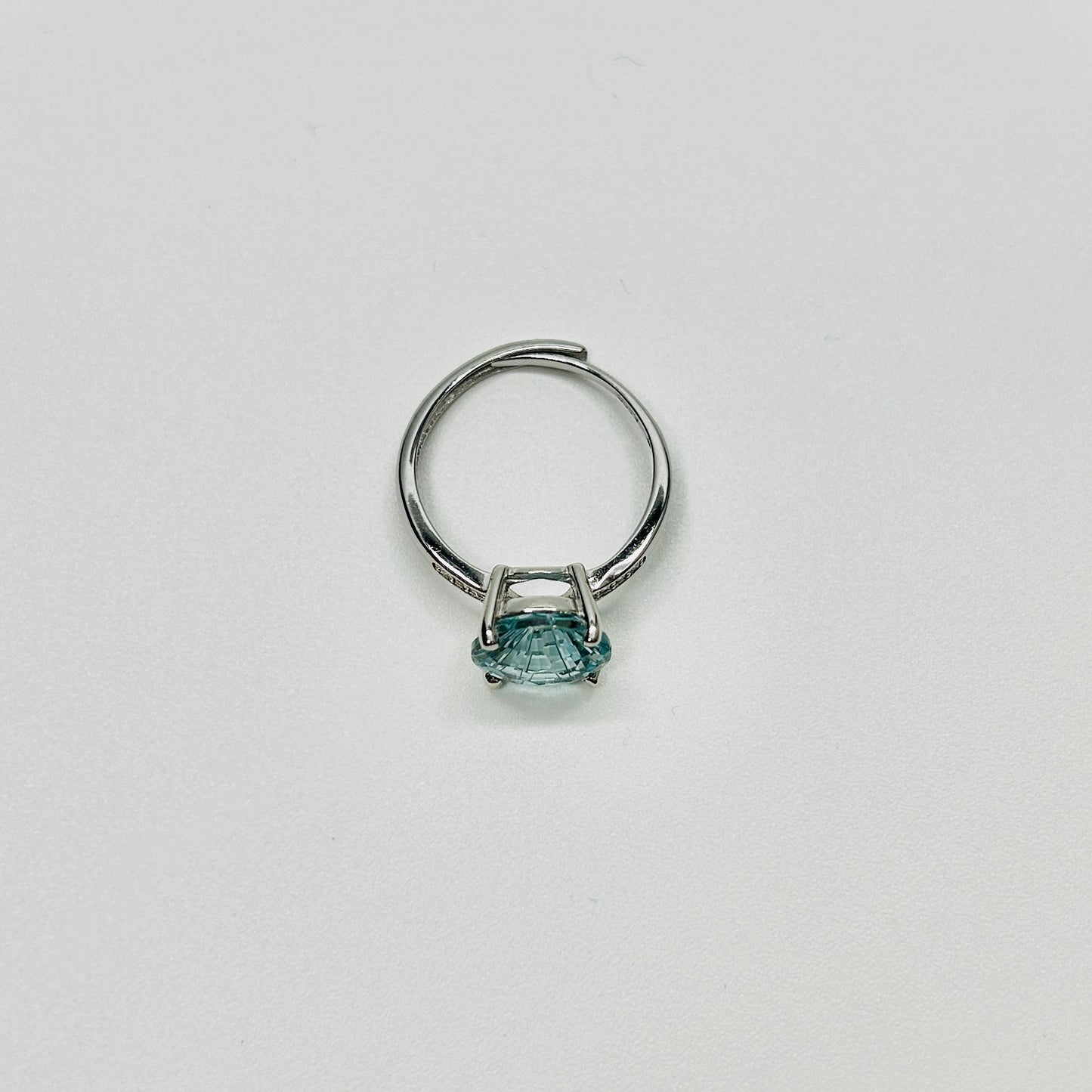 Stonelry Blue Topaz Ring - Round-Cut Solitaire Ring