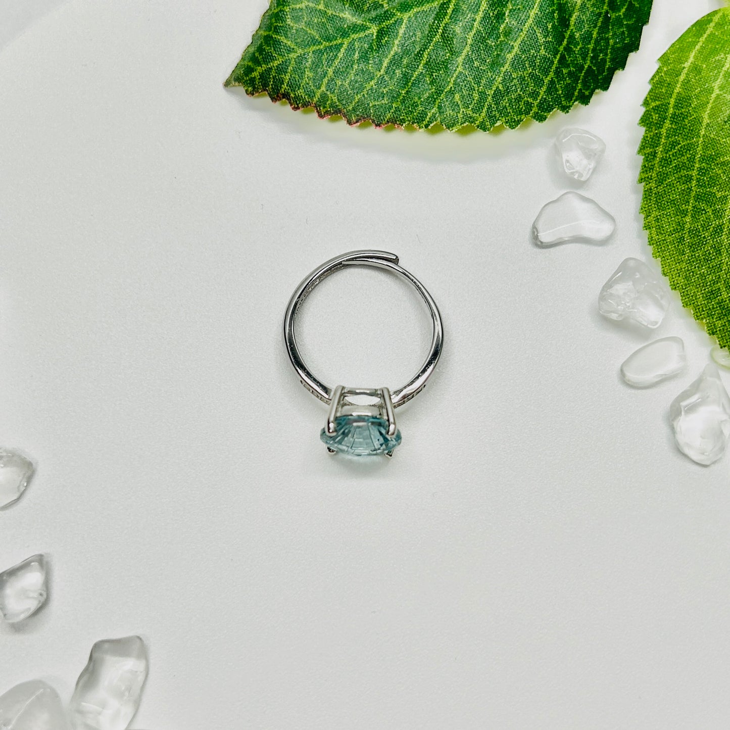 Stonelry Blue Topaz Ring - Round-Cut Solitaire Ring