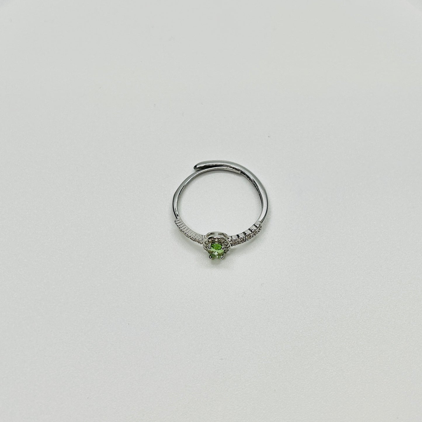 Stonelry Tsavorite Ring - Oval-Cut Halo Ring